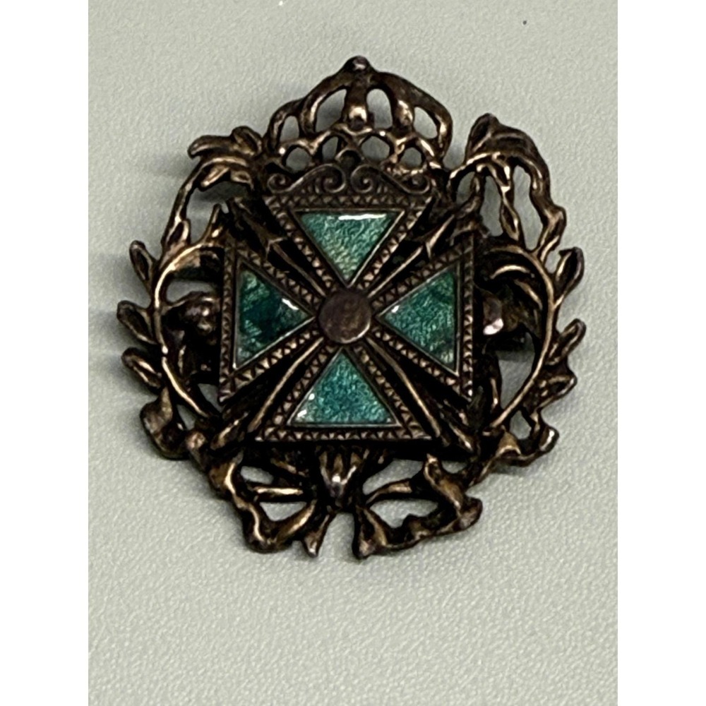 Vintage Green Enamel Wreath Ornate Maltese Cross Brooch Pin Brass Tone Pendant